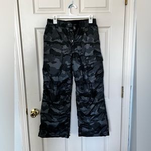 Snow pants. SIZE 14/16.